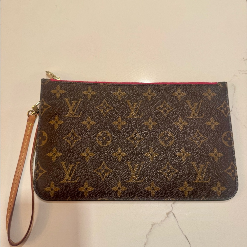 Louis Vuitton Neverfull Wristlet
